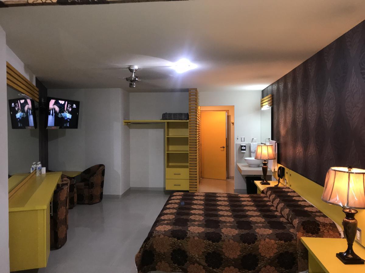 Palacio Rojo Hotel Familiar Morelia Ngoại thất bức ảnh